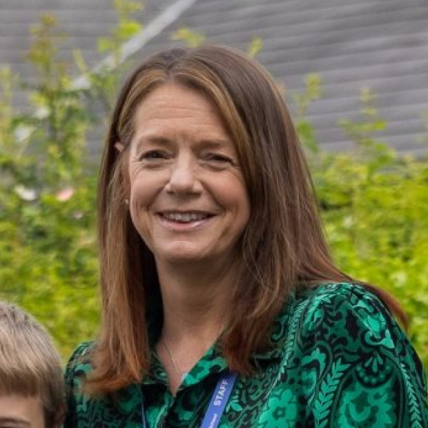 Mrs R Braithwaite